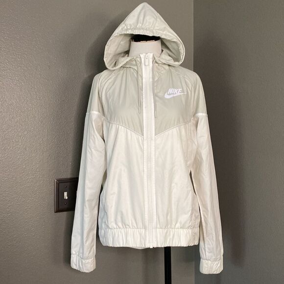 NIKE WOMENS SPORTSWEAR WINDRUNNER WOVEN HOODED JACKET 883495 133 - Picture 4 of 16